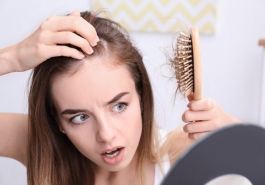Bệnh gì dẫn đến rụng tóc?