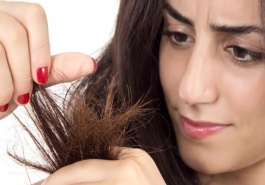Bí quyết phục hồi những tổn thương cho mái tóc chẻ ngọn