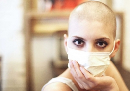 Ung thư có gây rụng tóc?