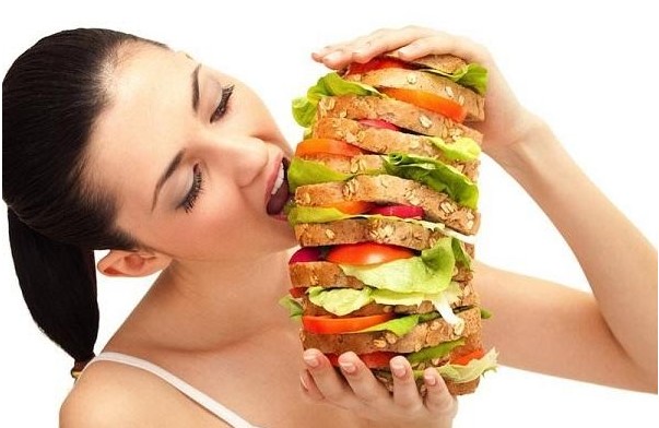 Chế độ ăn uống không hợp lý gây ra da đầu nhờn