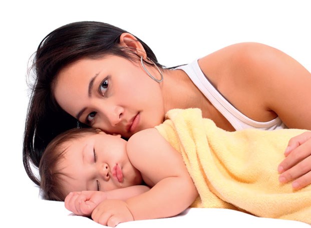 áp lực chăm con và gia đình là nguyên nhân gây rụng tóc sau sinh